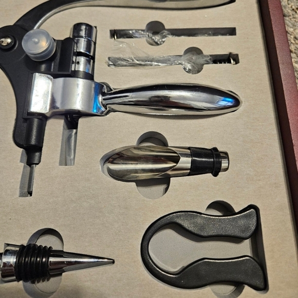 Applebee's Premium Wine Opener Set with Silver Accents - Picture 6 of 6